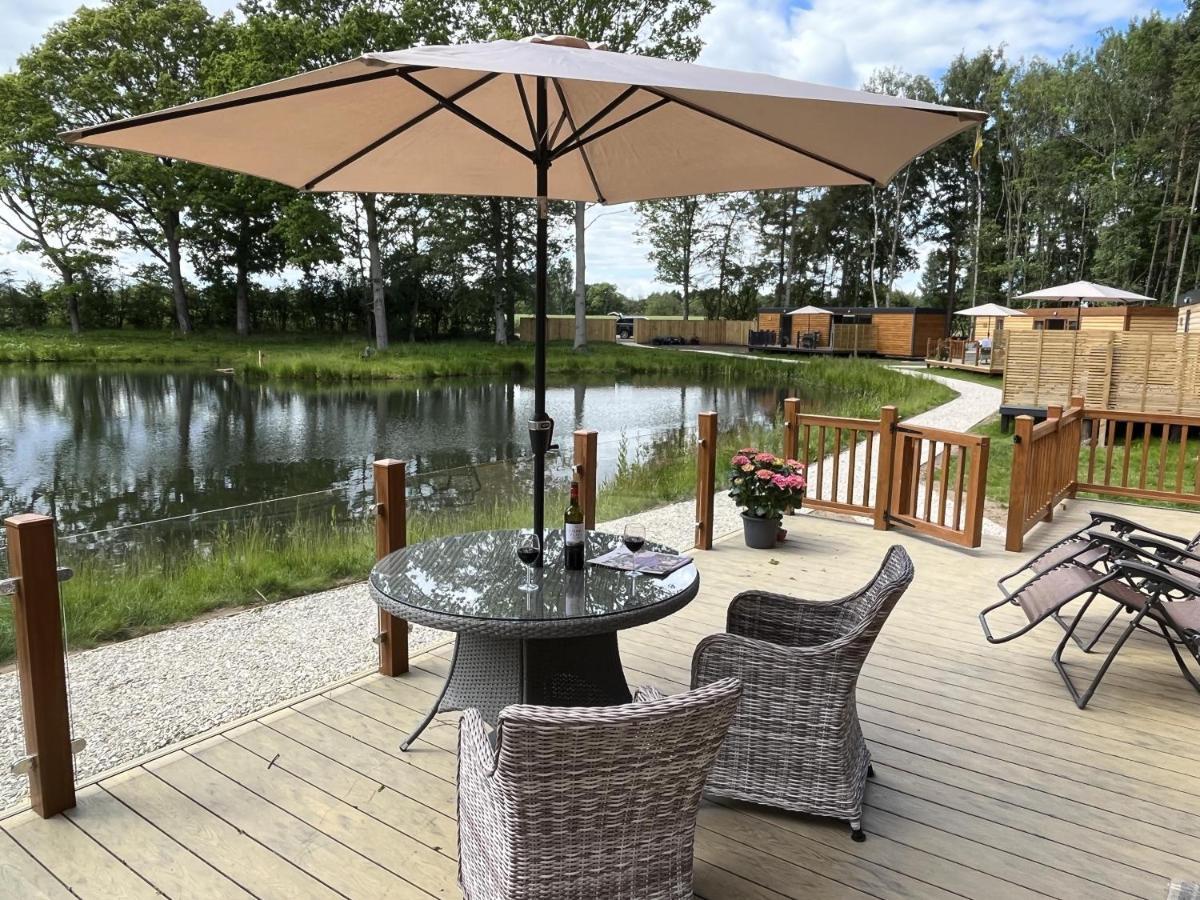 Oak Boutique Lodge Includes Hot Tub Air Con & Dog ヨーク エクステリア 写真